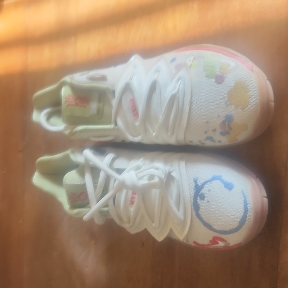 Kyrie Irving Bandulu - Picture 1 of 7